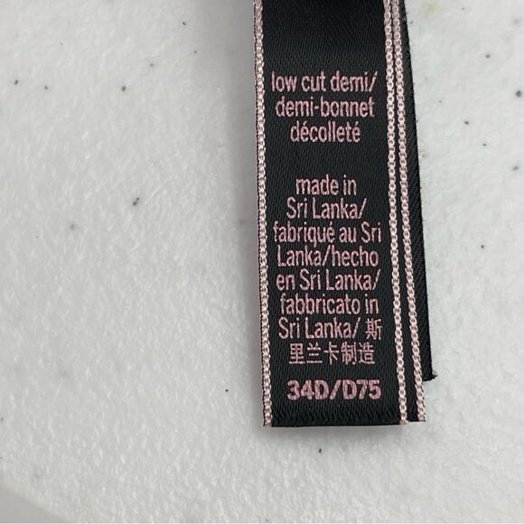 Victoria’s Secret Romantic Low Cut Demi Bra Feminine Black Lace Size 34D - Picture 9 of 10